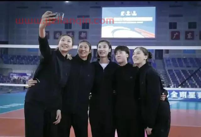 为***直播女排世界联赛点赞，***应该重视中国女排的比赛了
