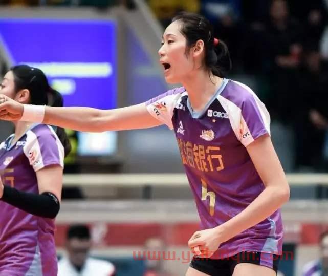 中国女排朱婷在家里吃饭（中国女排朱婷坚持才是我*的出路）